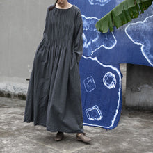 Load image into Gallery viewer, Retro Loose Pleated Robe Dress
