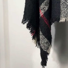 Load image into Gallery viewer, Irregular Raw Edge Loose Turtleneck Sweater
