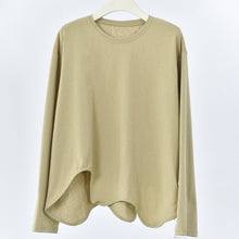 Load image into Gallery viewer, Women's Wavy Hem Casual Round Neck Shirt
