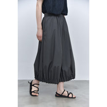 Load image into Gallery viewer, Women's Japanese Lightweight Pleated Hem Cropped Wide-leg Pants
