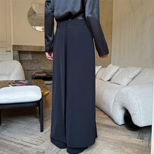 Load image into Gallery viewer, Straight Loose Double Layer Pleated Culottes
