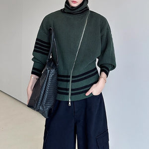 Contrast Striped Diagonal Zip-up Turtleneck Sweater