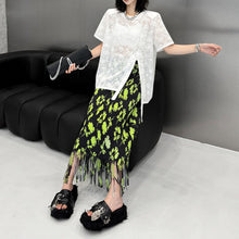 Load image into Gallery viewer, Women's Floral Pattern Lace Slit Hem T-shirt

