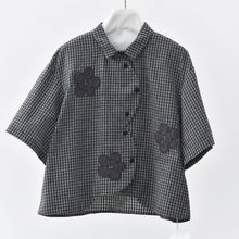 Load image into Gallery viewer, Women's Floral-patterned Curved Hem Shirt
