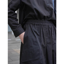 Load image into Gallery viewer, Dark layered pocket skirt
