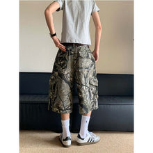 Load image into Gallery viewer, Vintage Camouflage Cargo Loose Shorts

