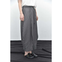 Load image into Gallery viewer, Women’s Plaid Anti-wrinkle Curved Trousers
