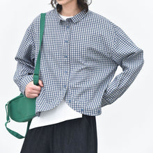 Load image into Gallery viewer, Curved Hem Checkered Textured Shirt
