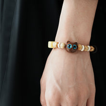 Load image into Gallery viewer, Cat Vintage Wood Carved Beaded Bracelet
