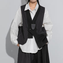 Load image into Gallery viewer, Asymmetrical Black Loose Vest
