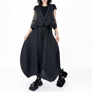 V-neck Gauze Vest Asymmetric Pleated Loose Curved Skirt
