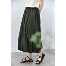 Load image into Gallery viewer, Women's Japanese Lightweight Pleated Hem Cropped Wide-leg Pants

