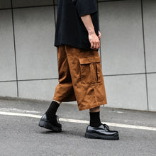 Load image into Gallery viewer, Vintage-style Multiple Pockets Cropped Trousers
