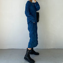Load image into Gallery viewer, Round Neck A-line Loose Long Skirt
