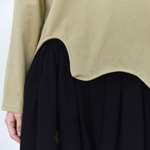 Load image into Gallery viewer, Women's Wavy Hem Casual Round Neck Shirt
