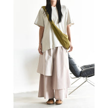 Load image into Gallery viewer, Raglan-sleeve T-shirt with An Irregular Hem
