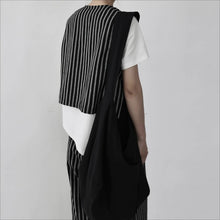Load image into Gallery viewer, Women's Loose-Fit Striped Vest
