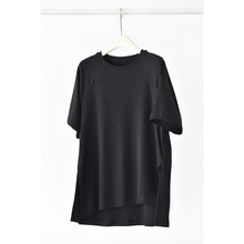 Load image into Gallery viewer, Raglan-sleeve T-shirt with An Irregular Hem

