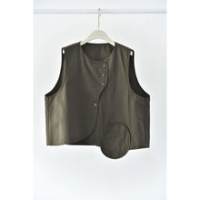 Load image into Gallery viewer, Asymmetric Placket Patch-Pocket Vest
