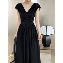 Load image into Gallery viewer, French Waist Halter V-neck Pleated Dress
