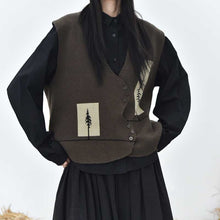 Load image into Gallery viewer, Retro Curved Placket Jacquard Sweater Vest
