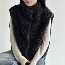 Load image into Gallery viewer, Sleeveless Faux Lamb Wool Vest
