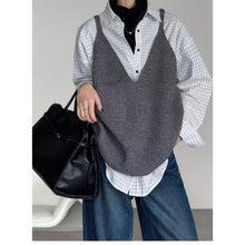 Load image into Gallery viewer, V-neck Loose Sleeveless Knitted Vest
