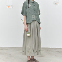 Load image into Gallery viewer, Women's Floral-patterned Curved Hem Shirt
