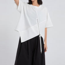 Load image into Gallery viewer, Women‘s Crew Neck Loose Irregular Hem T-shirt
