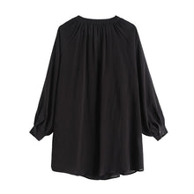 Load image into Gallery viewer, Black Neutral Style V-neck Top
