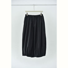 Load image into Gallery viewer, Women's Japanese Lightweight Pleated Hem Cropped Wide-leg Pants
