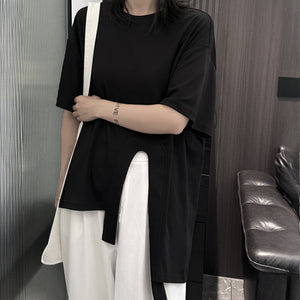 Loose Irregular Slit T-shirt