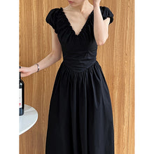 Load image into Gallery viewer, French Waist Halter V-neck Pleated Dress
