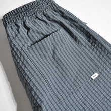 Load image into Gallery viewer, Loose-fit Casual Plaid Shorts
