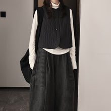 Load image into Gallery viewer, Loose-fitting Crew Neck Vest
