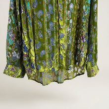 Load image into Gallery viewer, Green Printed Velvet Loose Casual Shirt
