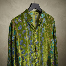 Load image into Gallery viewer, Green Printed Velvet Loose Casual Shirt
