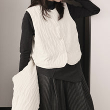 Load image into Gallery viewer, Loose-fitting Crew Neck Vest
