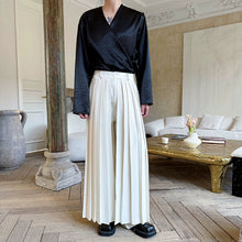 Load image into Gallery viewer, Straight Loose Double Layer Pleated Culottes
