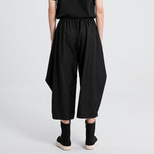 Load image into Gallery viewer, Button Loose Casual Cropped Trousers
