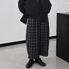 Load image into Gallery viewer, Loose-fitting Retro Wool Plaid Wide-leg Pants
