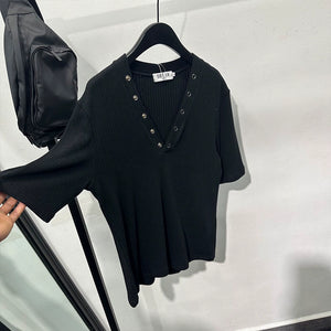 Button V-neck Slim Short T-shirt