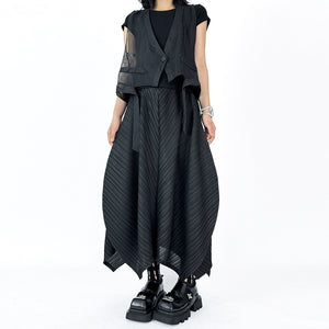 V-neck Gauze Vest Asymmetric Pleated Loose Curved Skirt
