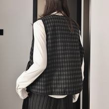 Load image into Gallery viewer, Retro Plaid Loose Vest Jacket
