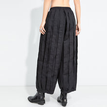 Load image into Gallery viewer, Women's Elastic-waist Pleated Draped Loose Balloon Pants
