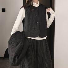 Load image into Gallery viewer, Loose-fitting Crew Neck Vest
