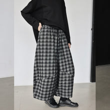 Load image into Gallery viewer, Women’s Retro Plaid Loose-fitting Tulip Pants
