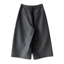 Load image into Gallery viewer, Cropped Loose Wide-leg Trousers

