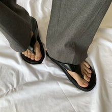 Load image into Gallery viewer, Non-slip Casual Flip-flops
