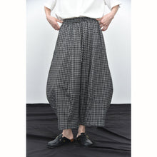 Load image into Gallery viewer, Women’s Plaid Anti-wrinkle Curved Trousers
